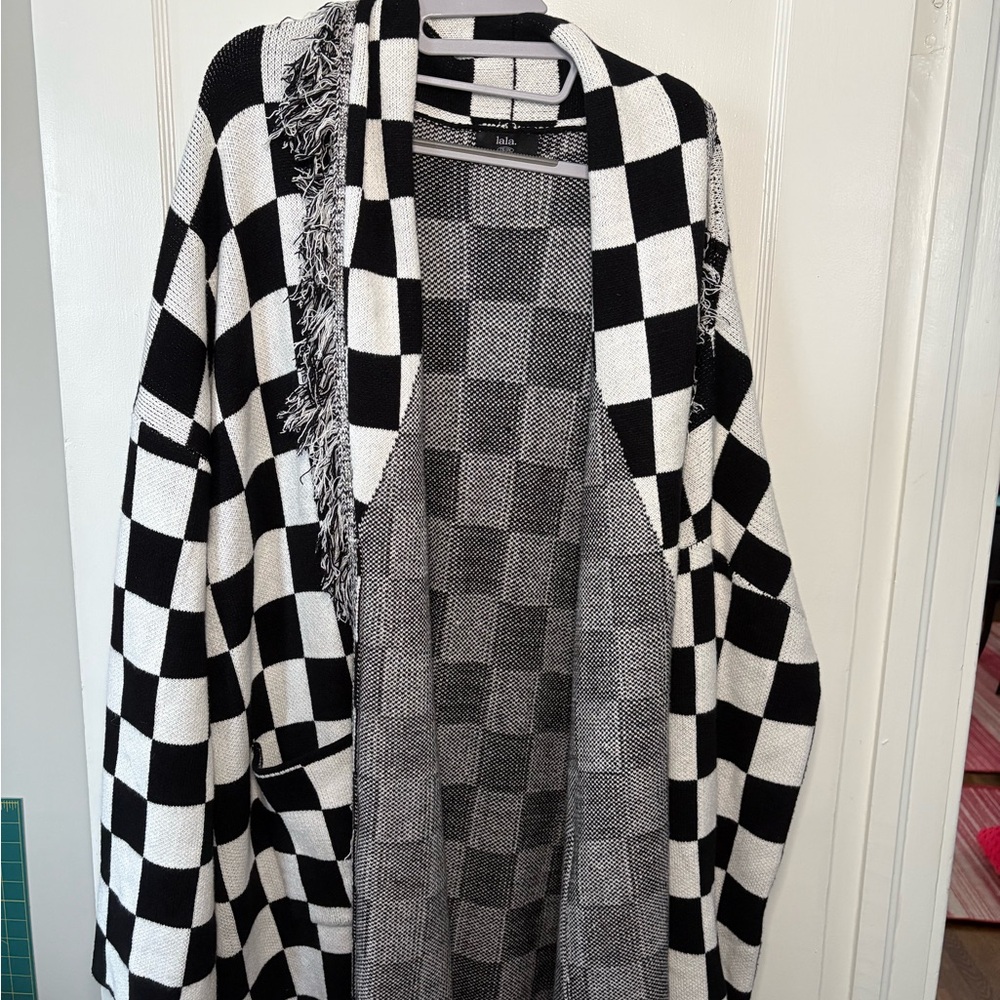 Dressed in LALA Luxe Fringe Blanket Cardigan in Black + White Check 2XL/3XL - Picture 2 of 4